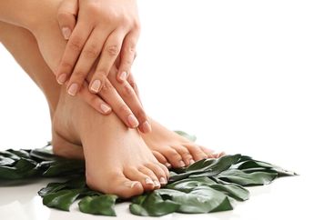 Cara Ampuh Memutihkan Badan Bagian Kaki, Biar Gak Belang Lagi