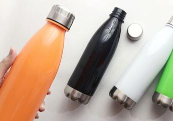 Tanpa Perlu Sikat Khusus, Begini Cara Membersihkan Tumbler yang Berbau dan Bernoda, Cuma Butuh 1 Bahan Dapur Ini Saja!