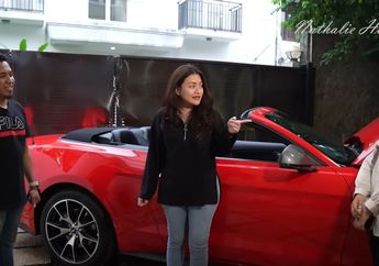 'Janda Semakin di Depan' Nathalie Holscher Pamer Mobil Sport Baru Seharga Rp 1,7 M