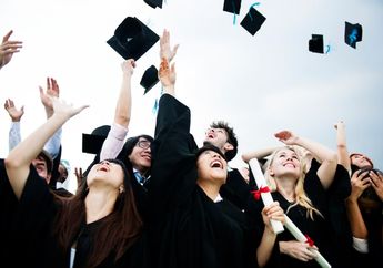 62 Kumpulan Quotes Berisi Ucapan Selamat Wisuda untuk Teman, Penuh Inspirasi dan Motivasi!