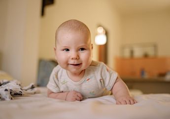 Ide Nama Bayi Laki-laki Bahasa Arab Lengkap dengan Arti yang Menawan