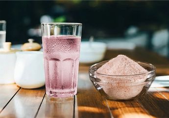 Tambahkan Garam Himalaya ke Air Putih dan Rasakan 4 Manfaat Ini