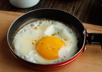 Gampang! Cara Mengatasi Teflon Lengket saat Goreng Telor, Modalnya Cuma Pakai Soda Kue dan Cuka, Jangan Buru-buru Beli Baru