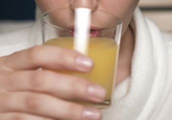 Jangan Minum 5 Minuman Ini saat Asam Lambung Kumat. Makin Perih!
