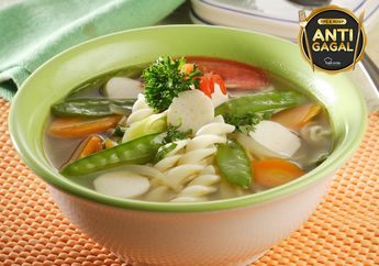 Asiknya Makan Malam Dengan Semangkuk Resep Sup Pasta Bakso Ikan