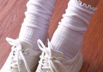 Jangan Buang Kaos Kaki Kedodoran! Bisa Diatasi Pakai 4 Bahan Ini Lho!