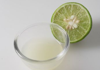 Penjual Minuman Pasti Tersenyum Lebar, Begini Caranya kalau Mau Hasil Perasan Jeruk Nipis Keluar Air yang Banyak