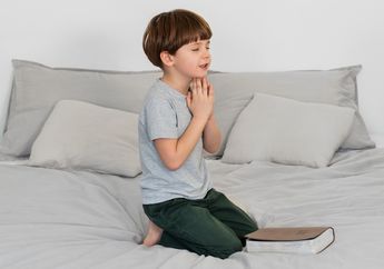 Kumpulan Nama Bayi Laki-laki Kristen Lahir di Bulan Desember Beserta Arti, Anti Pasaran!