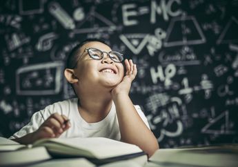 Wujudkan Keluarga Sehat Anak Berprestasi, Ini Cara Menyiapkan Biaya Pendidikan Anak dari TK sampai Kuliah