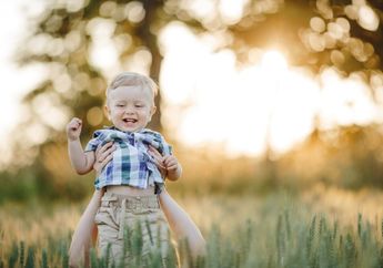 10 Ide Nama Bayi Laki-laki Kristen 2-3 Kata Modern Beserta Arti