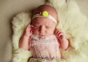 10 Nama Bayi Perempuan Kembar Nuansa Islami Lengkap dengan Arti