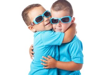 12 Nama Bayi Laki-laki Kembar 3 Kata Awalan Huruf R Lengkap dengan Arti