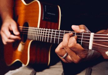 Pecahkan Kesulitan Chord Gitar dengan Metode Digital Online