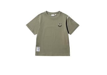 Koleksi T-shirt yang Unik dan Berdesain Playful untuk Digunakan Sehari-hari