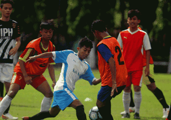 Contoh Gerak Lokomotor dan Non Lokomotor dalam Olahraga Sepakbola