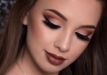 5 Warna Makeup Pembawa Keberuntungan Berdasarkan Shio Anjing 2018