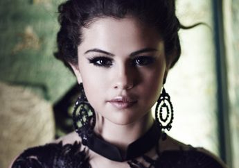 Selena Gomez: Stars Dance No. 1 di Situs Amazon