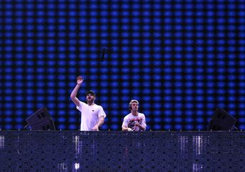 Intip Keseruan ‘The Chainsmokers Live in Concert Jakarta’. Visualisasi Paling Spektakuler!