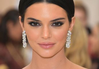5 Lip Liner Merk Lokal Warna Nude untuk Menutupi Bibir yang Hitam