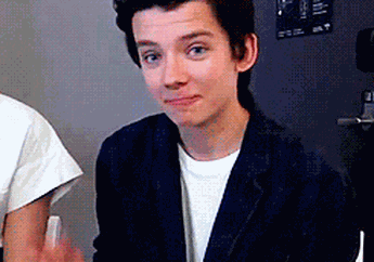 Asa Butterfield: Bakal Berperan Jadi Spider-Man Baru?