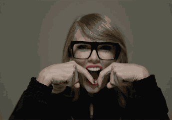 4 Kata Khas Taylor Swift Ini Bakal Dijadikan Merk Dagangnya Pada Akhir 2015?