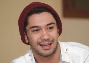 Selain Jago Akting, 8 Seleb Indonesia Ini Pernah Berubah Jadi Sutradara. Keren!