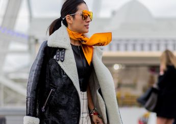 Ragam Cara Mudah Memakai Scarf, Buat Tampil Keren di Weekend Ini