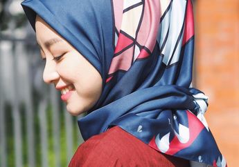 5 Video Tutorial Hijab Simpel Berbahan Satin yang Gampang Banget Buat Dicoba!