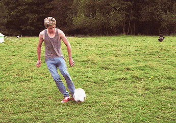 Niall Horan: Cerita Soal Hobi Sepak Bola (Bagian 2)