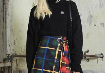 Contek 7 Gaya Seleb Korea Memakai Turtleneck yang Bisa Dipakai ke Kampus