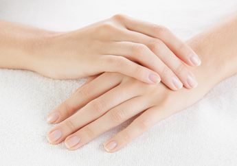 Tangan Kasar Keseringan Pakai Hand Sanitizer? 5 Bahan Alami Ini Bisa Menghaluskannya!