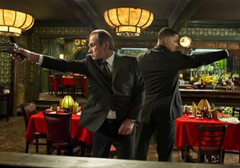 MIB III (2012): Jelajah Waktu Selamatkan Bumi &Agen K