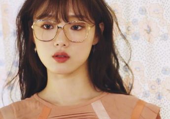 5 Langkah Memakai Lipstik Agar Bibir Kecil Kita Terlihat Lebih Penuh