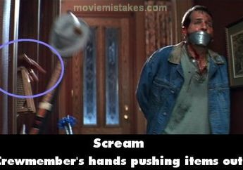 10 Kesalahan di Film Horor Hollywood yang Bikin Kita Gagal Paham. Enggak Jadi Serem, Deh!