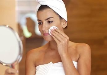 5 Kesalahan Menggunakan Makeup Remover yang Membahayakan Kulit Kita