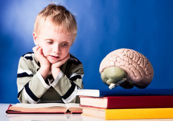 10 Tanda Pada Si Kecil Ini Harus Kamu Perhatikan, Bisa Berpotensi Gangguan Kejiwaan loh