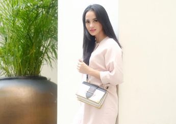 Rayakan Ulang Tahun Anak Keduanya, Seperti Ini Cantiknya Ririn Ekawati dalam Balutan Busana Putih