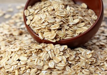 Ampuh Atasi Jerawat, Intip yuk Cara Membuat Masker Oatmeal Sendiri yang Super Gampang Kayak Gini!