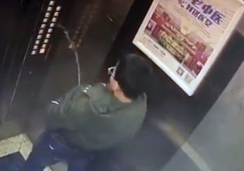 Bocah Ini Buang Air Kencing di Dalam Lift Hingga Akhirnya Pintu Lift Itu Rusak!