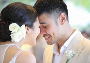 Chicco Jerikho dan Putri Marino Menikah, yuk Intip Penampilan Bridesmaid Serta Groomsman Mereka!