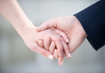 Geger Perempuan Ini Nikahi Anak Kandungnya Setelah Sang Suami Meninggal Dunia, Alasannya Bikin Syok!