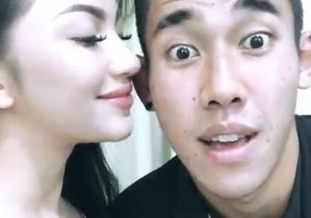 Ariel Tatum Pamer Pacar Sambil Kasih Cium! Muach!