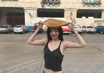 Sulli Dihujat Karena Foto Dengan Benda Bersejarah Ini, Kenapa Ya?