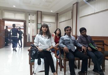 Kirana Larasati Bawa Sahabat dan Ibunya untuk jadi Saksi di Pengadilan Agama Jaksel
