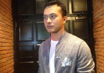Nicholas Saputra Pulang Kampung Ke Rumah Komodo