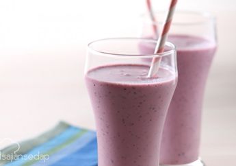 Resep - Segarnya Segelas Yoghurt Berries Purple Smoothies