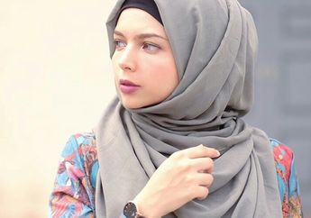 Ini Misi Vivi Zubedi dengan Rancangan Busana Hijab di Tengah Konflik Agama, Lewat New York Fashion Week