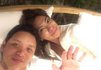 Sampe Ngejengkang! Begini Kemesraan Moreno Soeprapto dan Noorani Sukardi di Acara Resepsinya