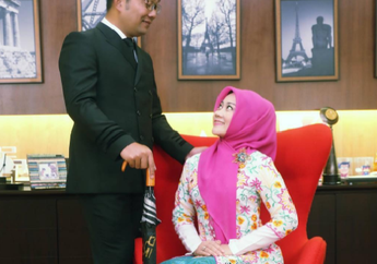 Ridwan Kamil Bermaksud Memotret Istrinya, Tapi yang Muncul Malah Sosok Ibu Menyeramkan Ini, Gereget!