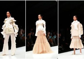 Koleksi Busana Bernuansa Emas Bergaya Victoria Khas Kerajaan Rancangan Barli Asmara di Jakarta Fashion Week 2018